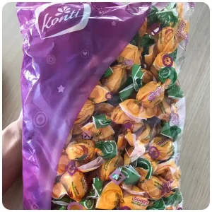قیمت و خرید پاستیل ژله ای میوه ای کنتی طعم انبه مدل Frumba Mango بسته یک کیلویی